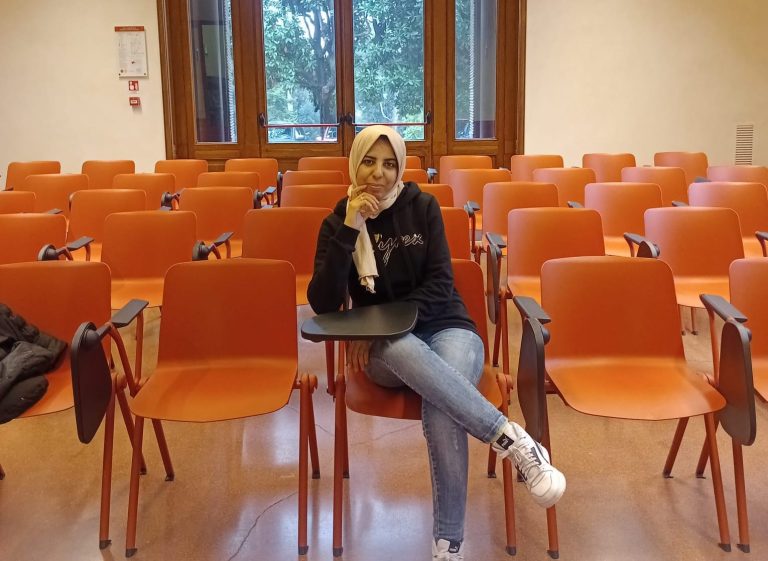 Italie.. une Marocaine obtient la note maximale à l'examen d'infirmier à l'académie de Gênes