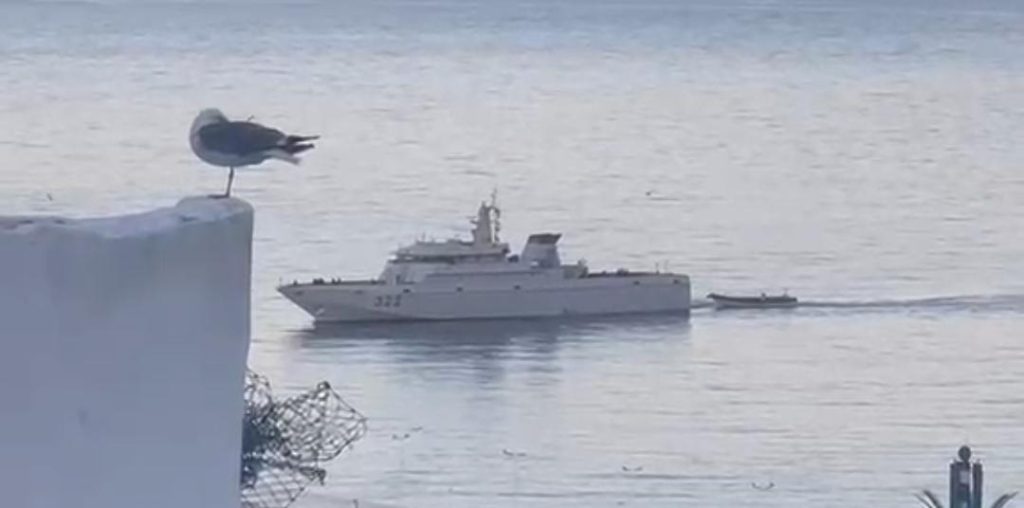 HIBAPRESS déjoue une tentative de trafic international de drogue sur les côtes de Al Hoceïma et saisit un bateau chargé de dizaines de paquets