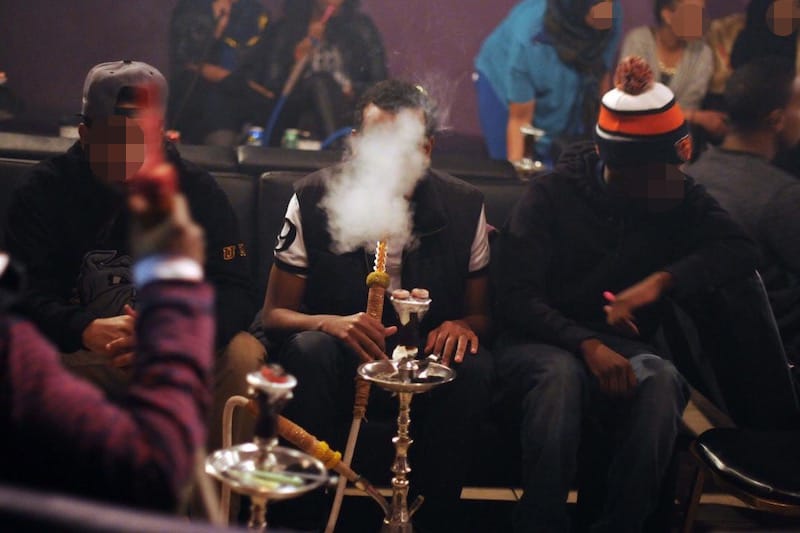 El Karaa.. les cafés à chicha ciblent les mineurs près des établissements scolaires