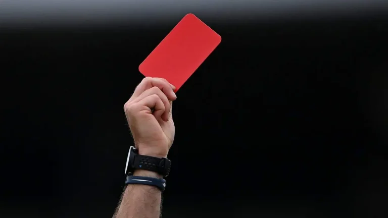Cartons rouges à l'honneur lors de l'ouverture de la Coupe du Monde 2026