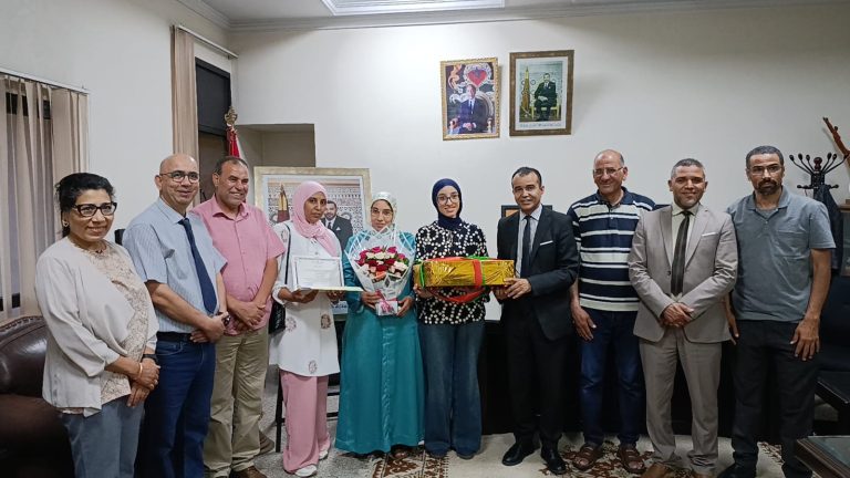 La Direction de l'Éducation de Settat honore la championne du Baccalauréat dans la capitale des Chaouia “Vidéo”