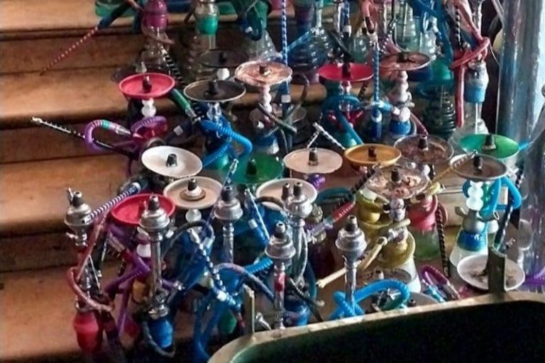 Agadir.. Une campagne contre les cafés à chicha aboutit à la saisie de 230 chichas dans le quartier Dakhla