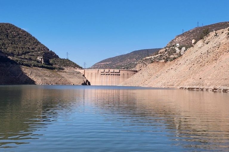 Voyage de loisir se termine en tragédie : un élève se noie dans le lac du barrage Bin El Ouidane