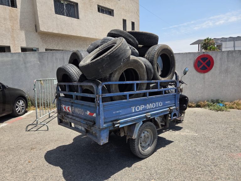À la veille d'Achoura, les autorités de Hay Mohammadi saisissent plus de 100 pneus – Photos