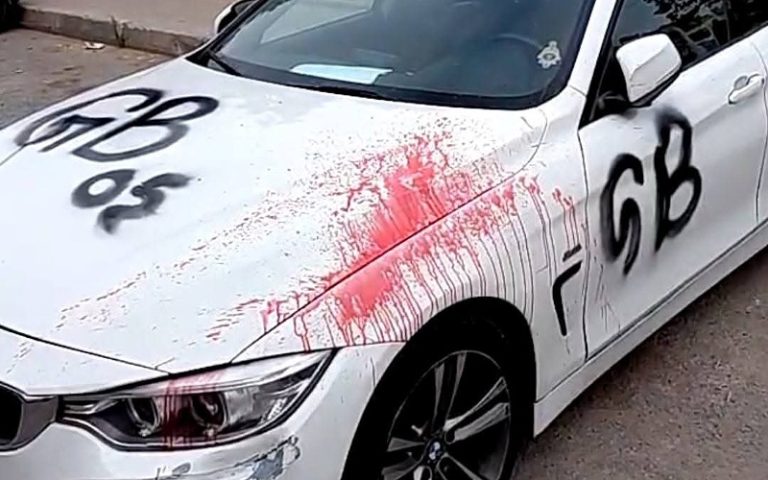 Bouskoura.. Un gang masqué sème la terreur parmi les habitants du quartier Andalou et détruit plus de 120 voitures