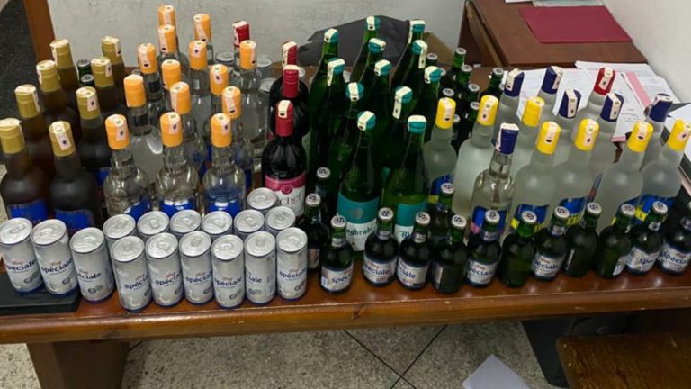 Le tribunal de première instance de الحسيمة condamne un promoteur d'alcool sans licence