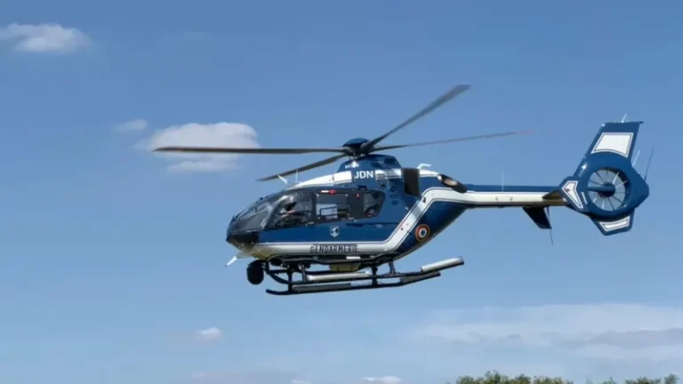 Le ministre de l'Intérieur français annonce le bilan des victimes de l'accident d'un hélicoptère de la gendarmerie