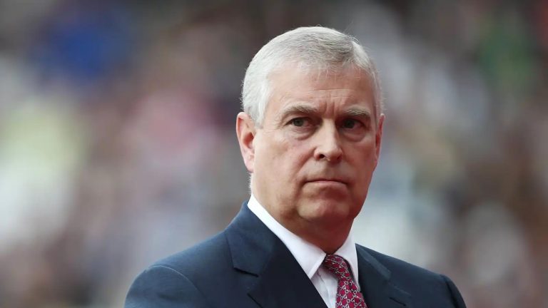 Nouvelles accusations contre le Prince Andrew, Buckingham Palace reste silencieux