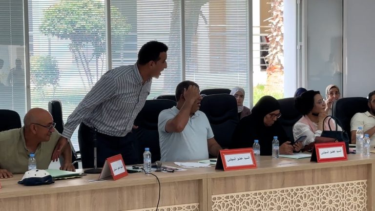 Casablanca.. Des accusations d'exploitation électorale des funérailles enflamment la session du conseil du quartier d'El Hank