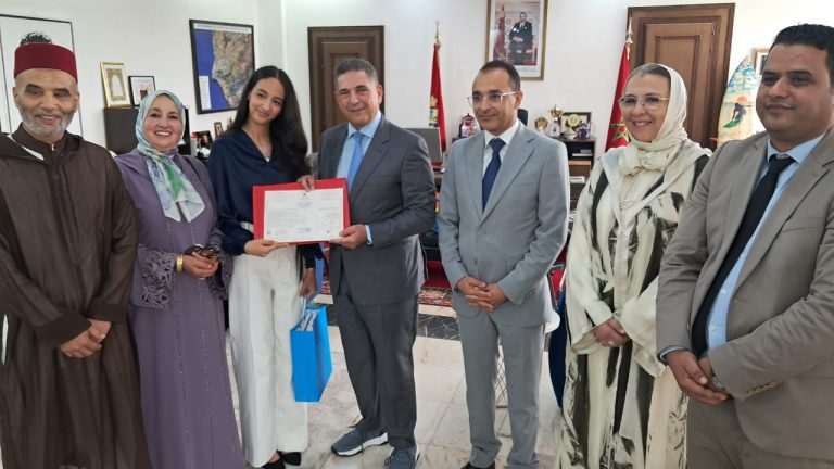 Agadir.. Le wali de Souss Massa célèbre la meilleure bachelière