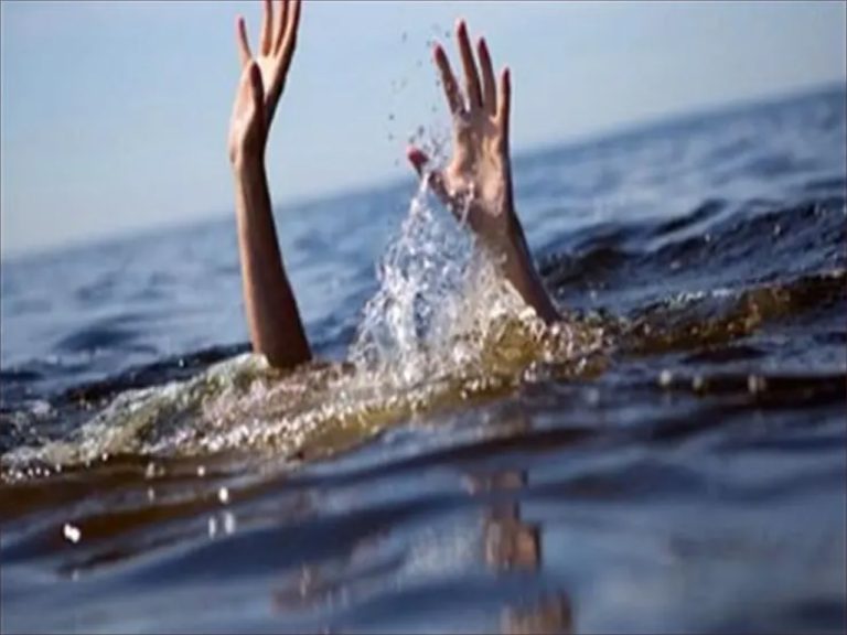 Nador : Une tentative de sauvetage d'un fils par son père se solde par un drame sur la plage d'Arkmman