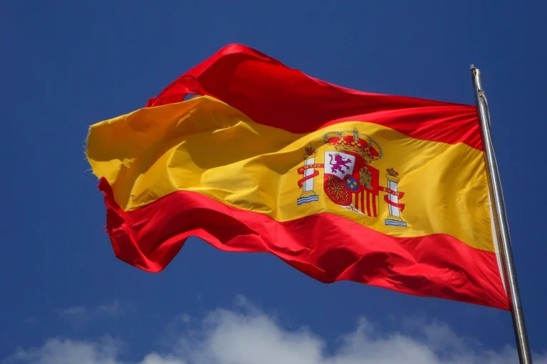 Espagne : un père et une mère arrêtés après avoir fait irruption chez leur fille marocaine et l'avoir forcée à les accompagner
