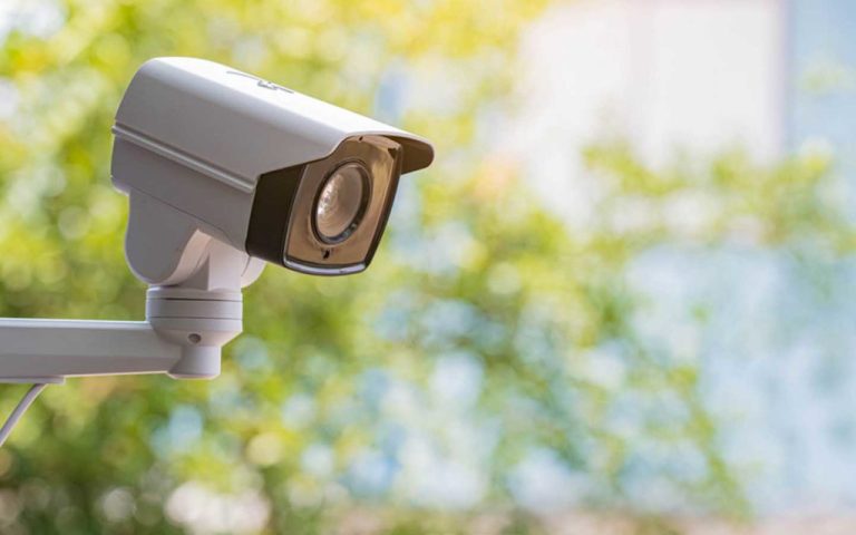 Installation de 7 caméras de surveillance traîne un propriétaire de villa en justice