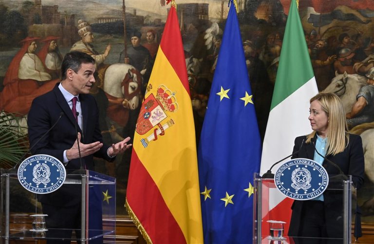 L'Espagne rappelle l'ambassadeur d'Italie après la menace de Meloni de suspendre l'accord de Schengen en raison des événements de Ceuta occupée