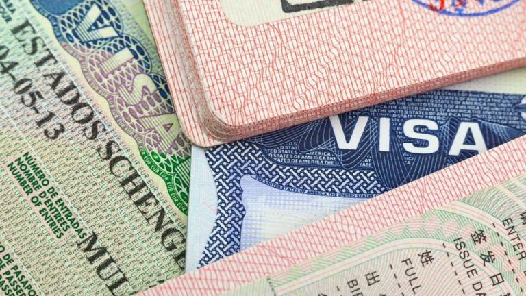 Crise des rendez-vous pour les visas espagnols : les étudiants marocains en difficulté, le site web en panne et accusations de trafic