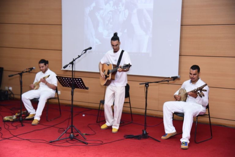 « Annarouz » : Une nouvelle génération redonne de l'éclat à la musique amazighe au cœur de Rabat