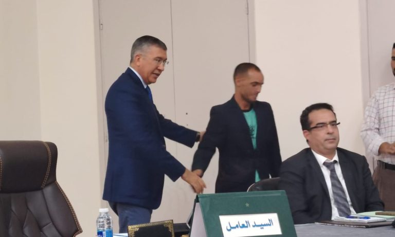 Le wali de Boulemane honore un agent d'autorité ayant sauvé un gazelle de l'Atlas du péril