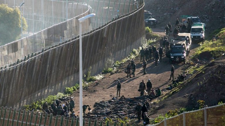 Ministre des Affaires étrangères italien : Nous devons fermer l'espace Schengen à l'Espagne en raison des événements de Ceuta