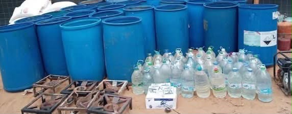 Chichaoua.. Saisie de 1300 litres de Mahia dans une distillerie clandestine à Majat