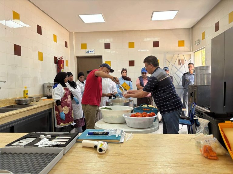 Comité provincial supervisant la préparation du camp de Boulemane en prévision de la saison du camp