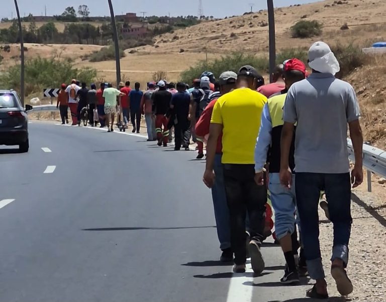 Saidia : Marche des éboueurs à pied vers Berkane et la commune clarifie l'évolution du dossier