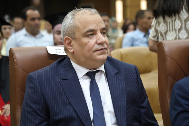 Le gouverneur de la province de Khénifra préside la cérémonie de distinction provinciale et salue le leadership du système éducatif