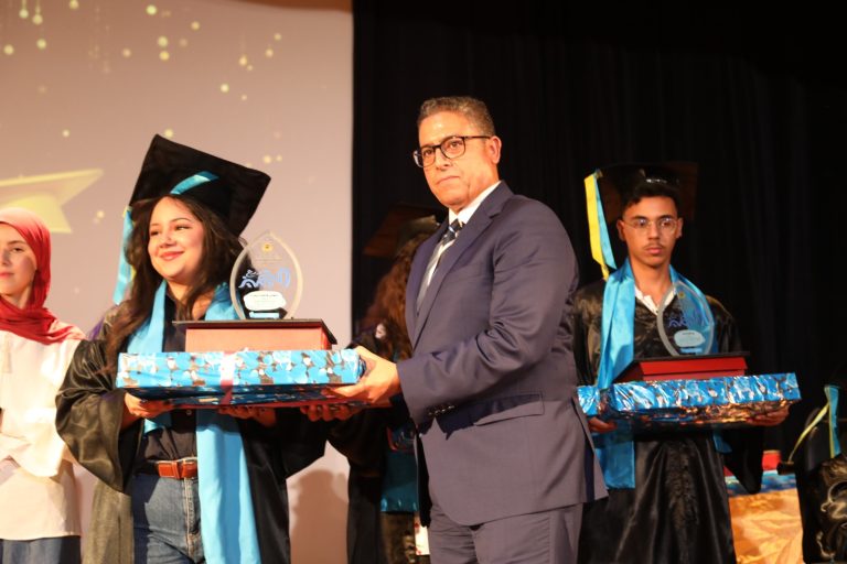 Taza célèbre ses meilleurs élèves lors d'une cérémonie d'excellence présidée par le gouverneur de la province