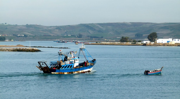 Décès d'un marin suite à la collision d'un bateau de pêche avec une embarcation de la Marine Royale au large de Ksar Sghir