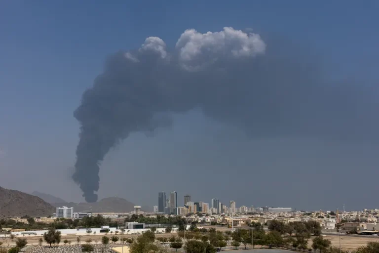 Nouvelles frappes américaines secouent le sud de l'Iran et escalade continue dans le détroit d'Ormuz