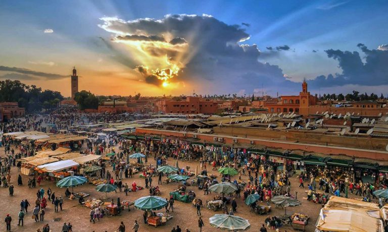 Le secteur du tourisme continue sa croissance : 9,4 millions de visiteurs et des revenus dépassant 53,8 milliards de dirhams