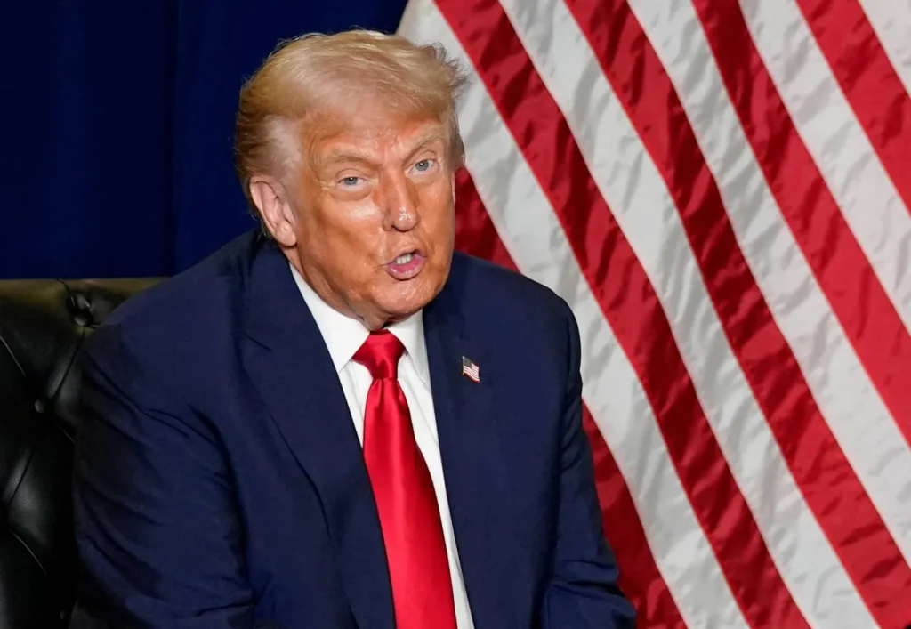 Trump : l'Iran s'effondre complètement