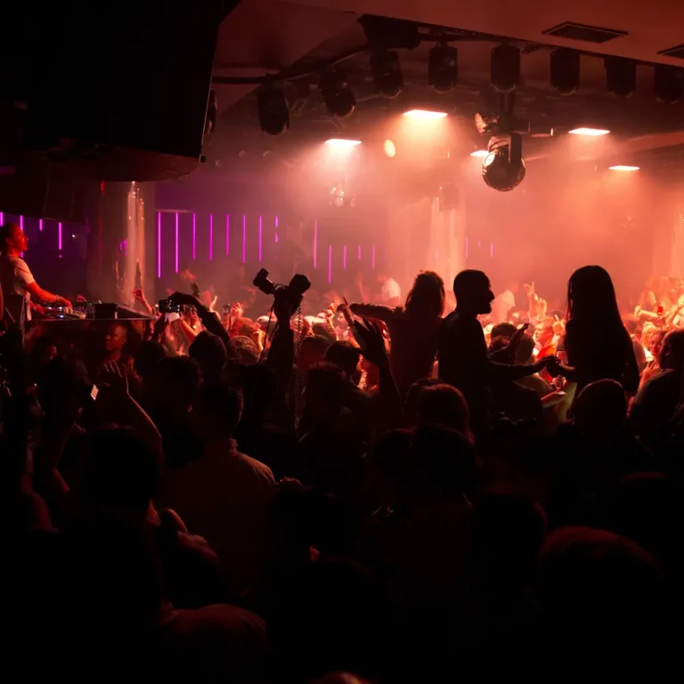 Saïdia.. La polémique autour de l'octroi de licences pour des discothèques soulève des questions sur l'égalité des chances