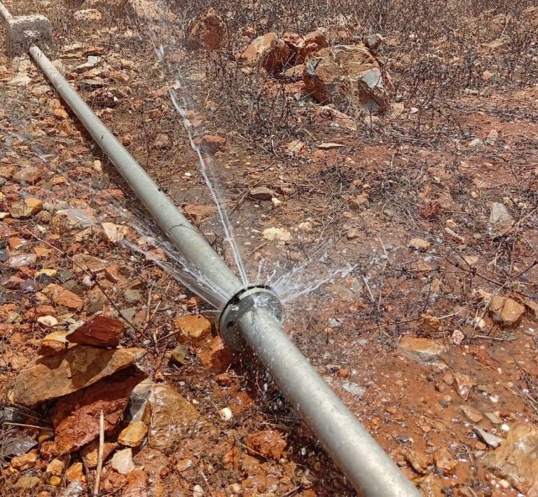 Tiznit.. Vandalisme intentionnel du réseau d'eau dans la commune de Sidi Bouabdli prive les habitants d'eau