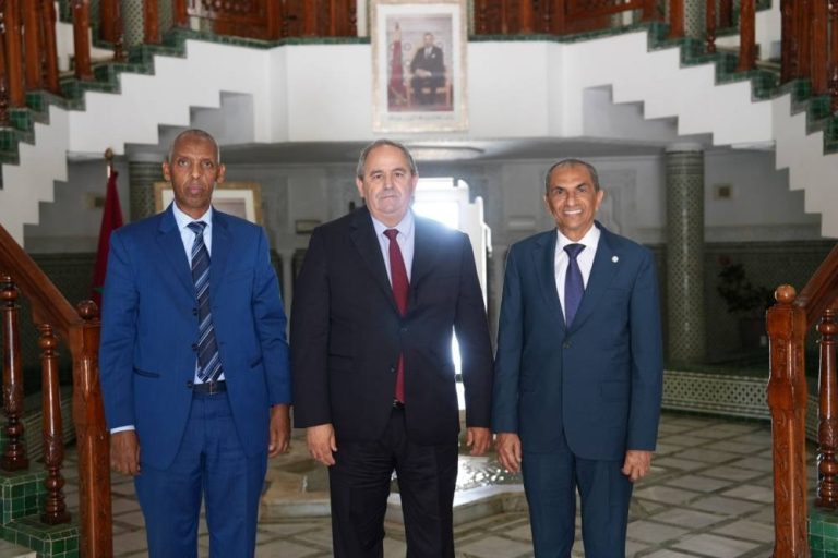 Azzeddine El Midaoui s’entretient avec Monsieur le Ministre de l’Enseignement Supérieur et de la Recherche de la République de Djibouti