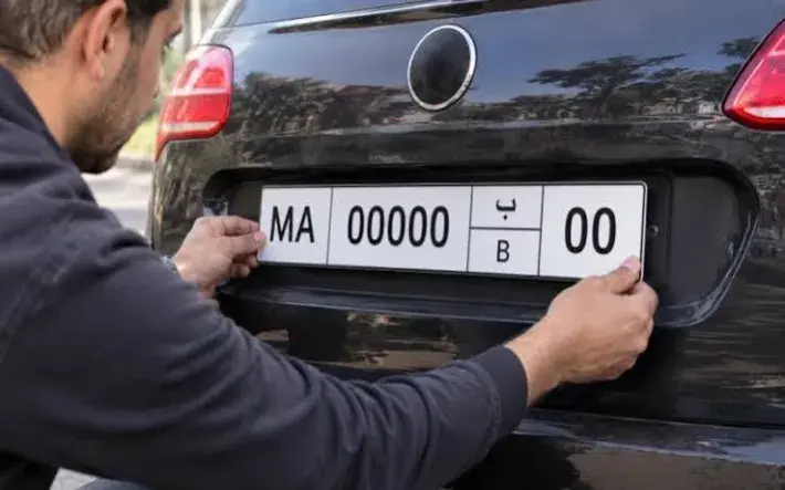 Plaques d’immatriculation : la NARSA annonce l’harmonisation du modèle utilisé au Maroc et à l’étranger