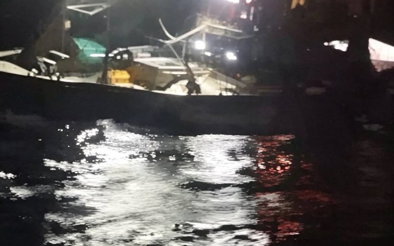 Naufrage d'un bateau de pêche sardinière au large des côtes de Dakhla et sauvetage de tous les membres de son équipage