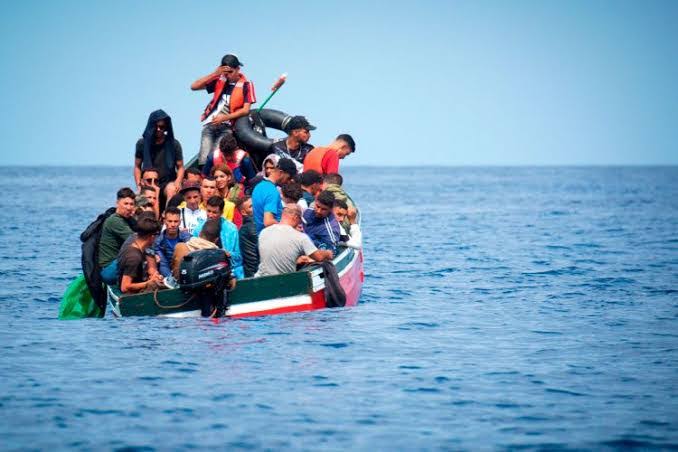 Découverte d'un bateau avec 17 corps de "harraga" algériens disparus en mer