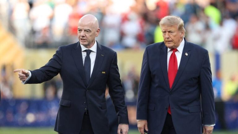 Trump met en garde contre une erreur monumentale en cas de limogeage d'Infantino de la présidence de la FIFA