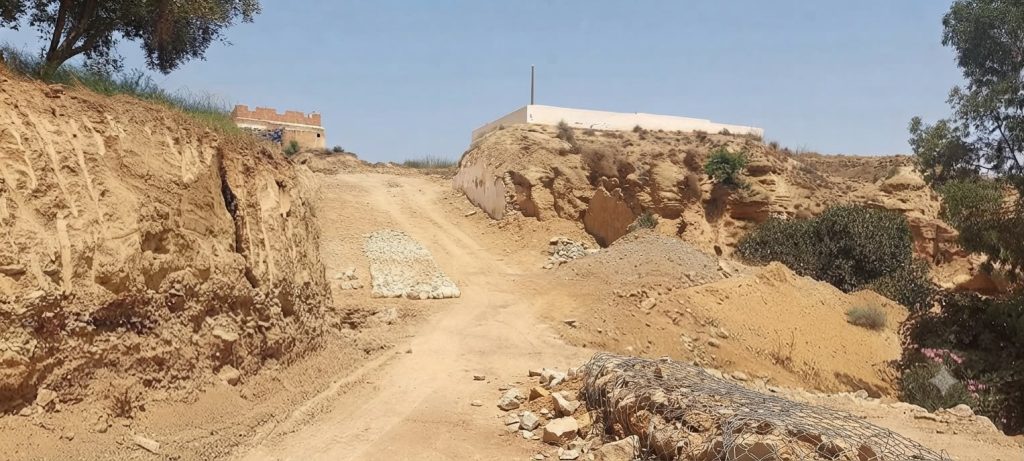 La route des pierres et des rêves enterrés : quand les projets de développement des villages de Driouch se transforment en mirage