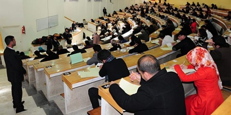 Les frais universitaires indignent les étudiants salariés et employés
