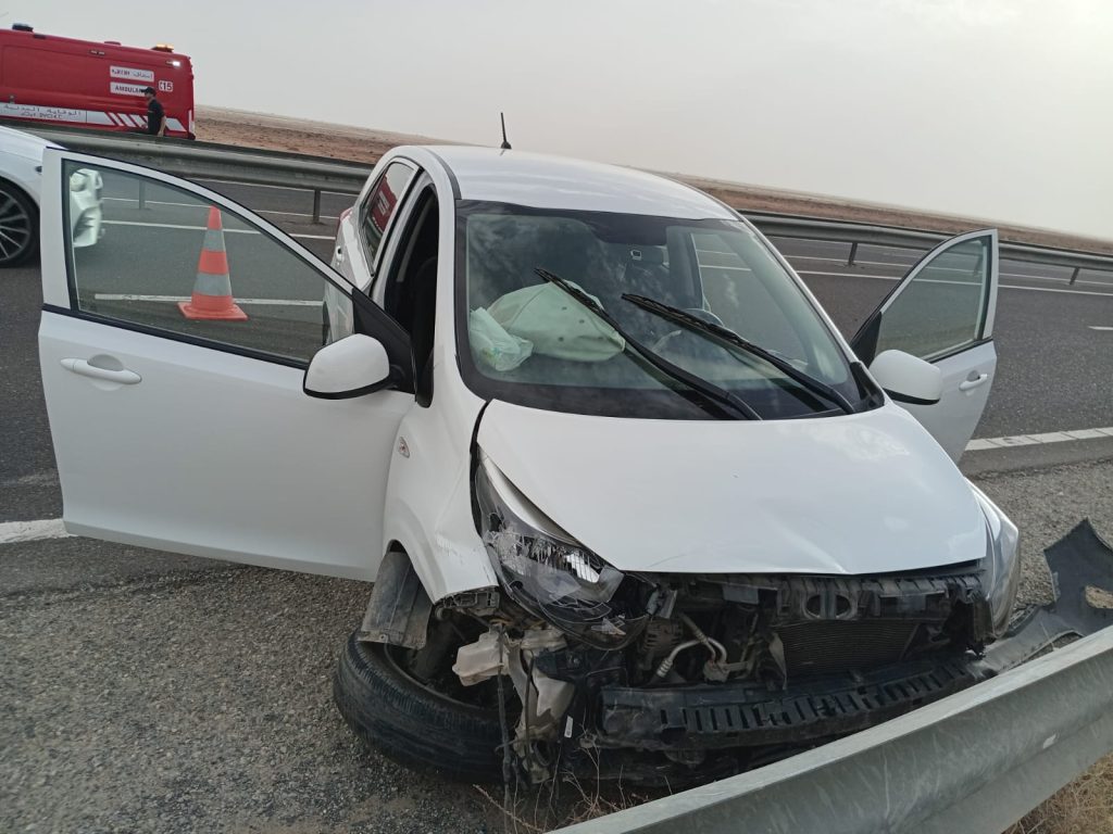 Jericيف : une femme et deux enfants blessés dans un accident de la route sur l'autoroute