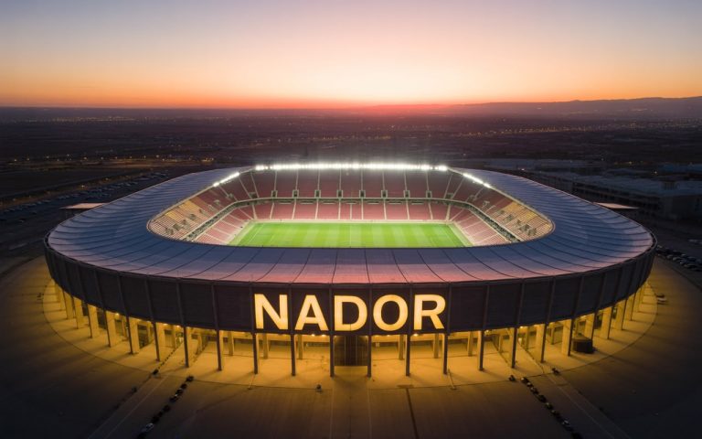 Un différend foncier menace la façade du grand stade de Nador : des documents de l'époque du Protectorat rebattent les cartes