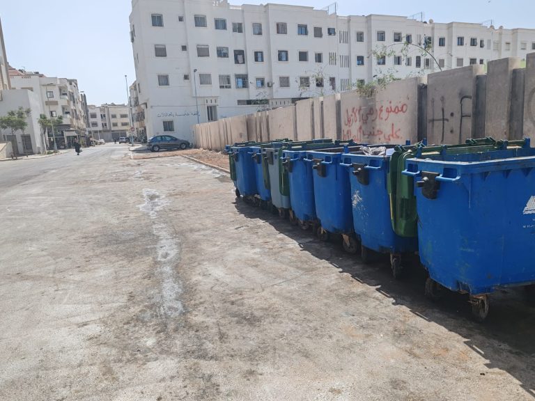 Agadir.. les services d'hygiène interviennent pour mettre fin à la crise des déchets dans le quartier Al-Farah