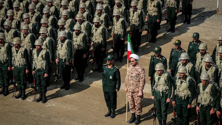 Le Corps des Gardiens de la Révolution iranien dément les déclarations de Trump sur des canaux de communication secrets avec Washington