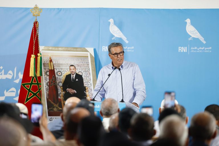 Aziz Akhannouch depuis Amizmiz : Le gouvernement a activé la décision de ne pas perdre le soutien social pendant un an en cas d'accès à l'emploi