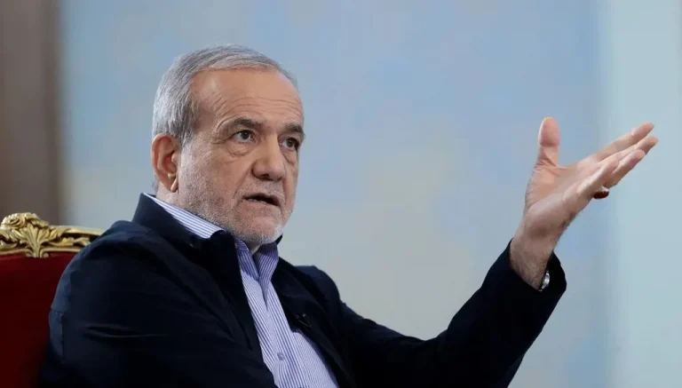 Bozorgmehr défend le mémorandum d'entente avec l'Amérique et affirme qu'il s'agit de la meilleure voie pour la solution