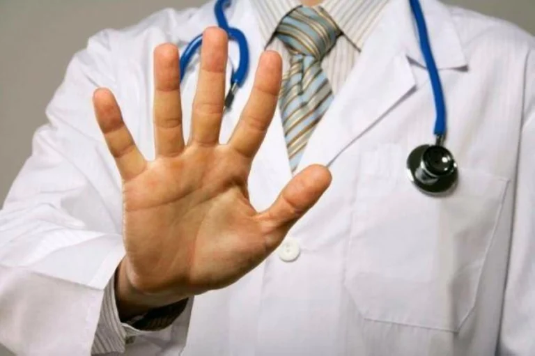 Sidi Kacem... agression d'un médecin des urgences à Mechraâ Belksiri et blessures avec fractures