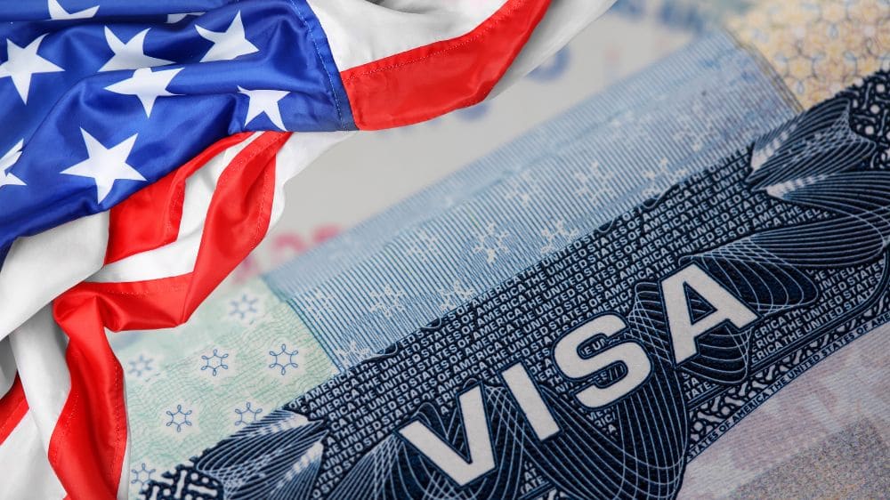 L'Amérique suspend les entretiens pour les visas dans ses ambassades et consulats dans le monde entier