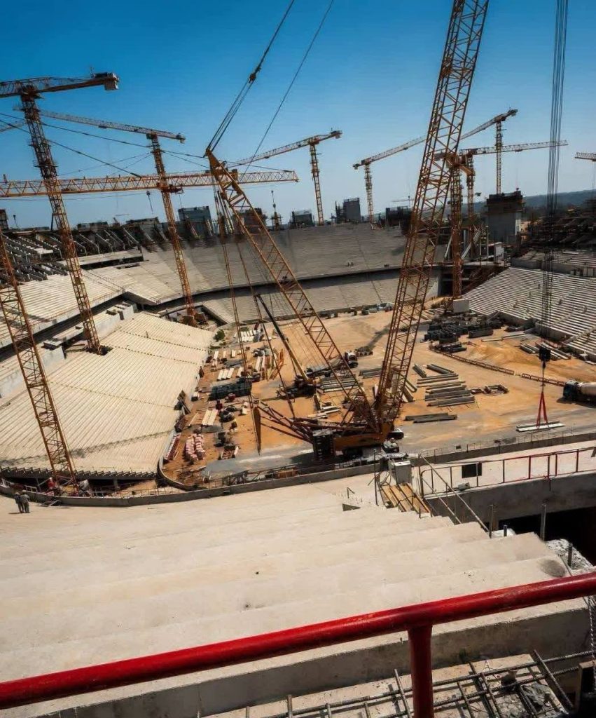 Benslimane.. Les travaux du Stade Hassan II progressent et les contours du stade géant commencent à se dessiner