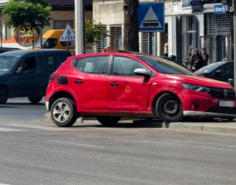 Casablanca.. Un chauffeur de taxi blessé dans un grave accident de la circulation